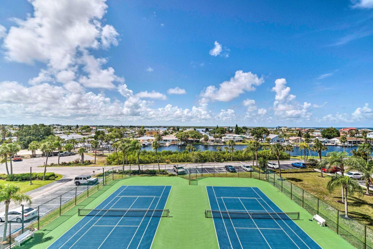 Tropical Hudson Retreat With Pool And Tennis Courts! Apartment Exterior photo