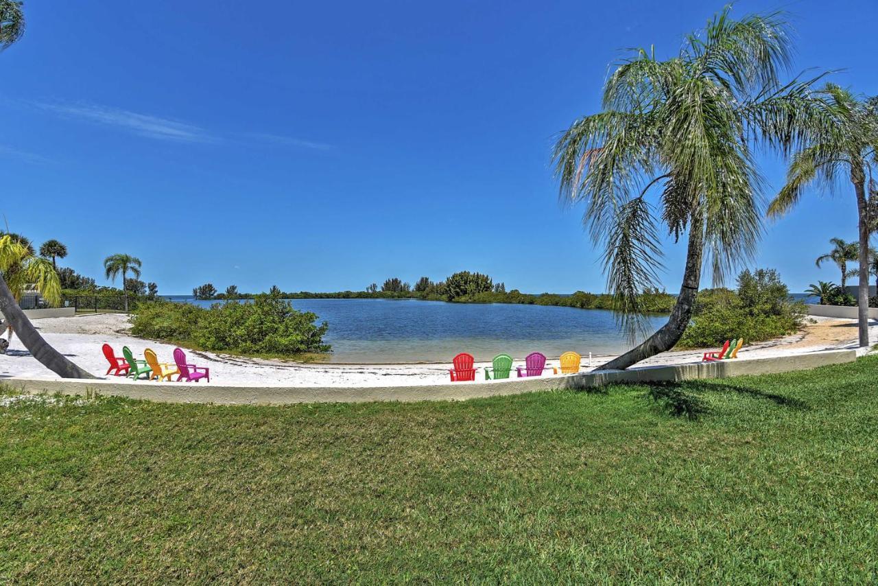 Tropical Hudson Retreat With Pool And Tennis Courts! Apartment Exterior photo